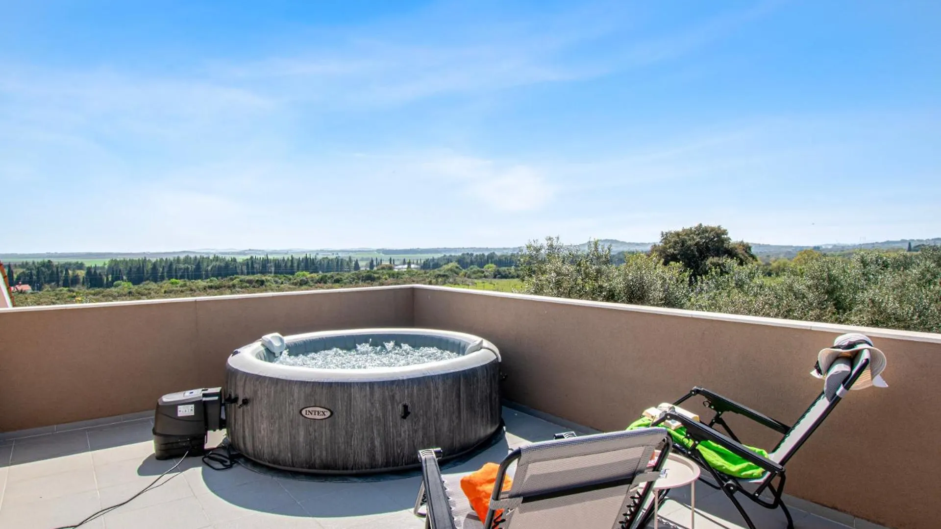 Holiday Home Enard With Jacuzzi Valtura